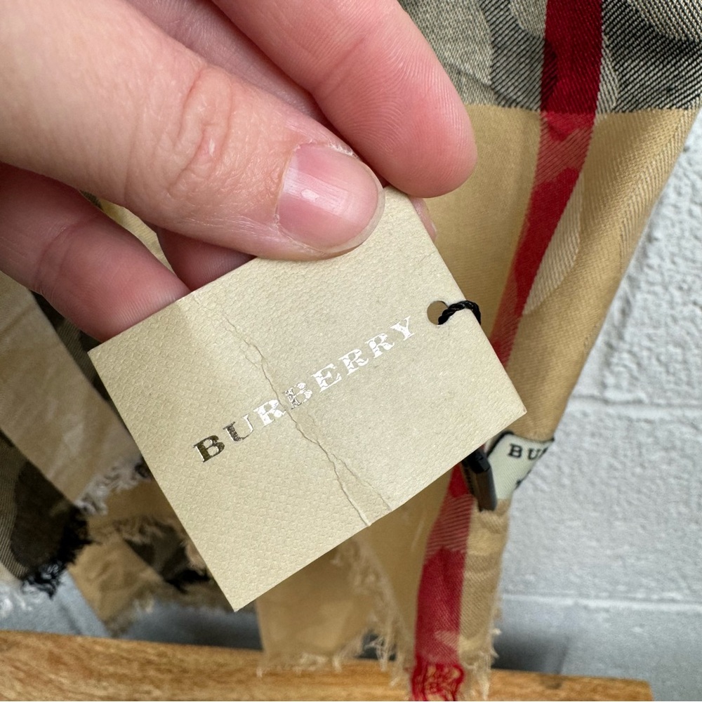 Burberry Cashmere Leopard Check Scarf – Raspberry Sorbet Check – Scotland - Picture 5 of 10